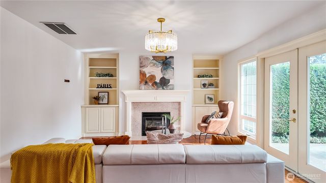 13428 NE 12th Place, Bellevue, WA 98005