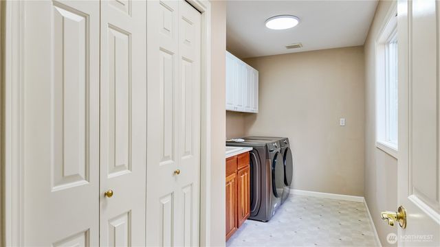 13428 NE 12th Place, Bellevue, WA 98005