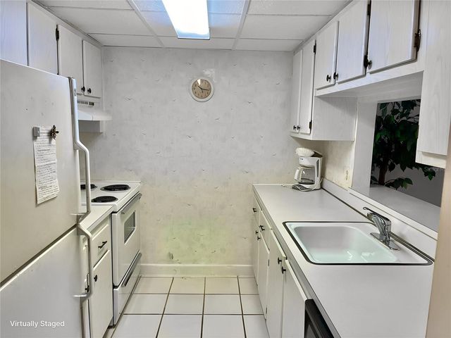 519 ALBEE FARM ROAD 210, Venice, FL 34285