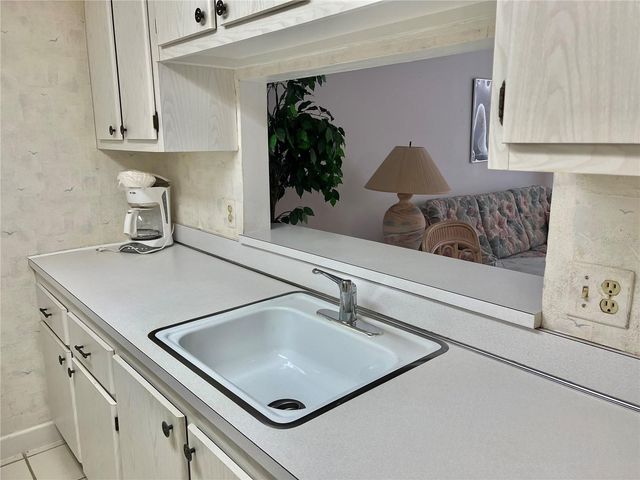 519 ALBEE FARM ROAD 210, Venice, FL 34285