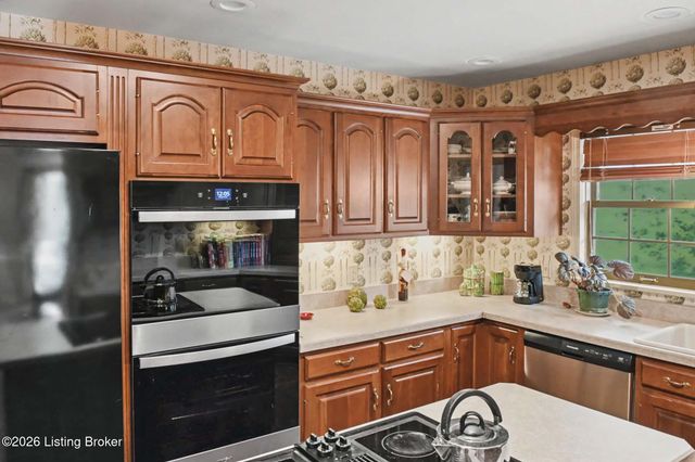 6319 Limewood Cir, Louisville, KY 40222