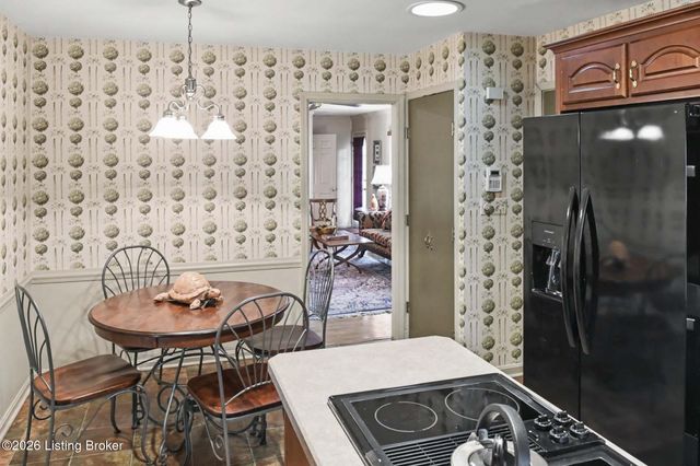 6319 Limewood Cir, Louisville, KY 40222