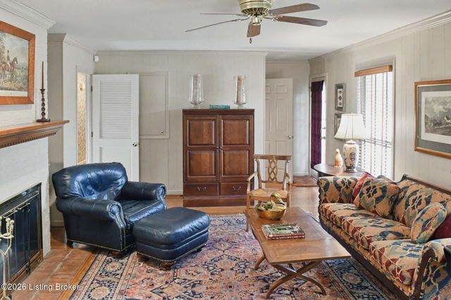 6319 Limewood Cir, Louisville, KY 40222