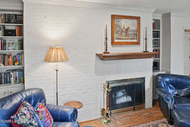 6319 Limewood Cir, Louisville, KY 40222