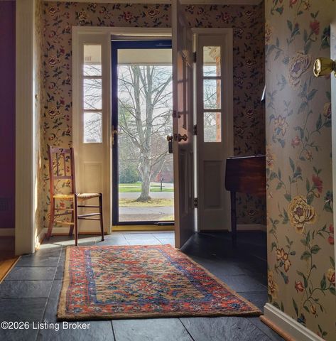 6319 Limewood Cir, Louisville, KY 40222