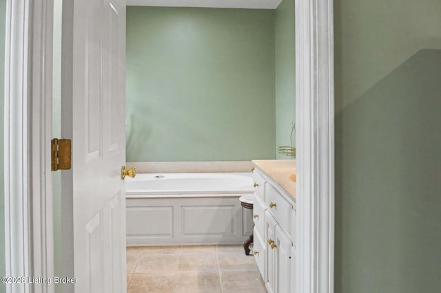 6319 Limewood Cir, Louisville, KY 40222