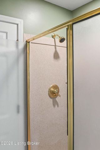 6319 Limewood Cir, Louisville, KY 40222