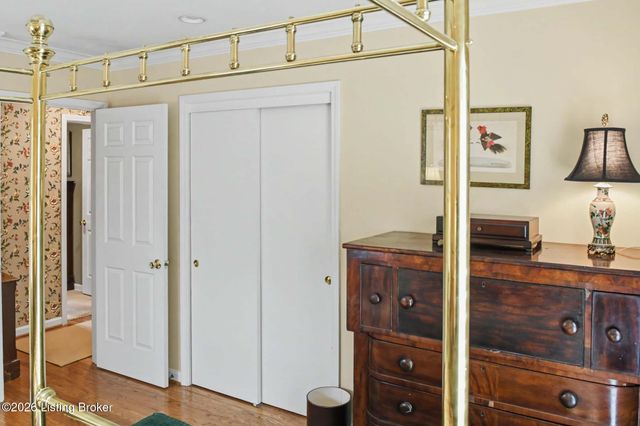 6319 Limewood Cir, Louisville, KY 40222