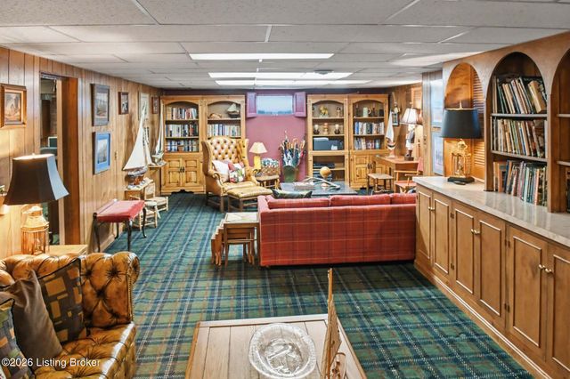 6319 Limewood Cir, Louisville, KY 40222