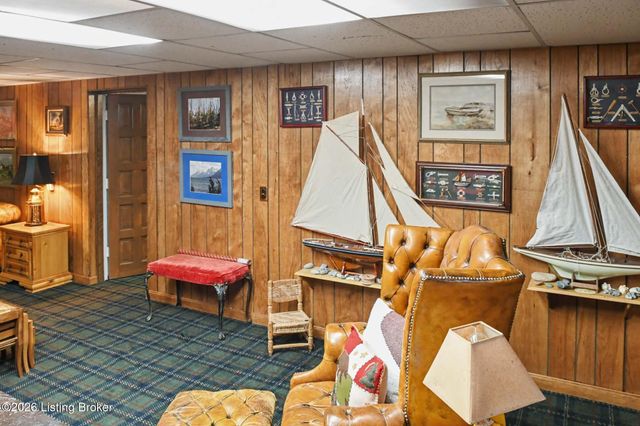 6319 Limewood Cir, Louisville, KY 40222