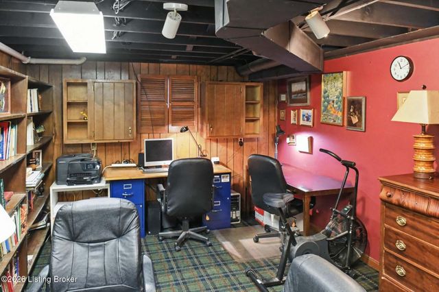 6319 Limewood Cir, Louisville, KY 40222