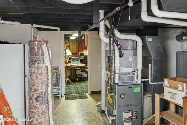 6319 Limewood Cir, Louisville, KY 40222