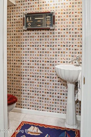 6319 Limewood Cir, Louisville, KY 40222