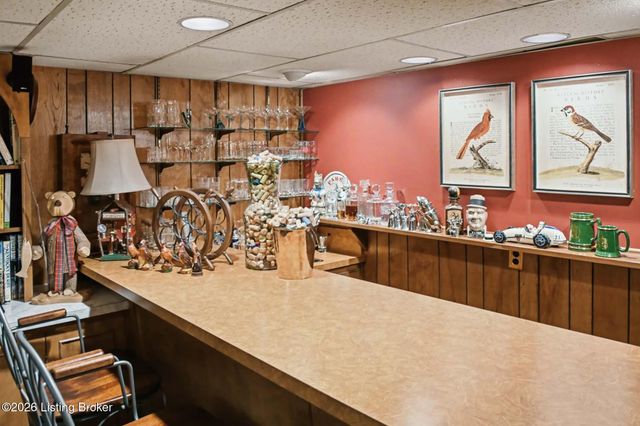 6319 Limewood Cir, Louisville, KY 40222