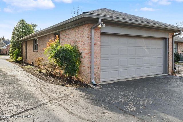 6319 Limewood Cir, Louisville, KY 40222