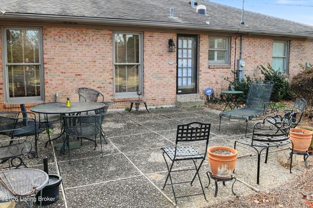 6319 Limewood Cir, Louisville, KY 40222