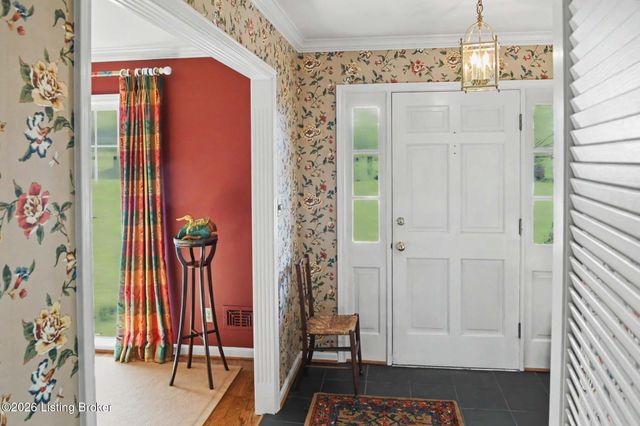 6319 Limewood Cir, Louisville, KY 40222