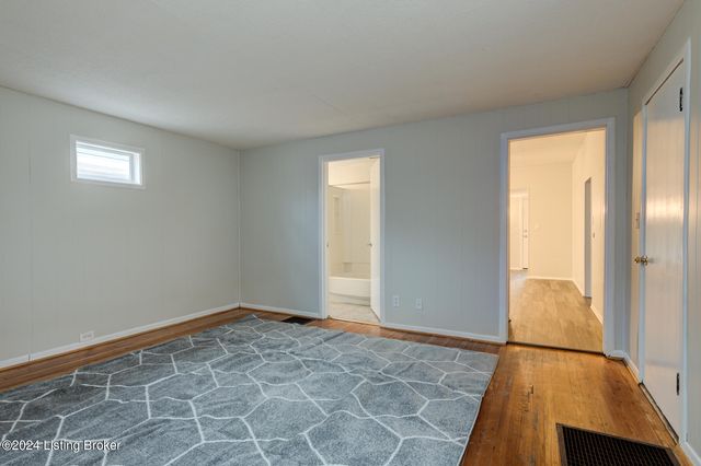 2123 Bradley Ave, Louisville, KY 40217