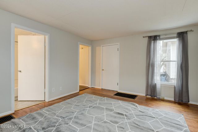 2123 Bradley Ave, Louisville, KY 40217