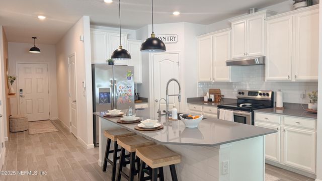 1790 MATHEWS MANOR Drive, Jacksonville, FL 32211