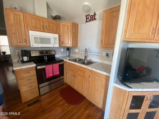 1157 S SIOUX Drive 157, Apache Junction, AZ 85119