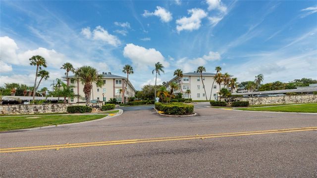1235 S HIGHLAND AVENUE 2-301, Clearwater, FL 33756