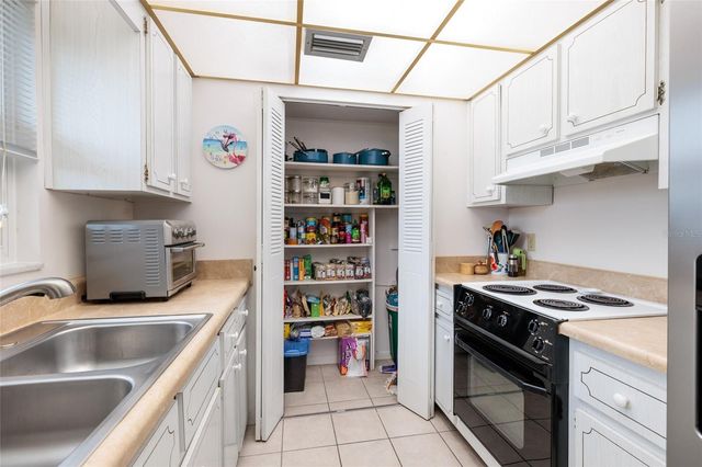 1235 S HIGHLAND AVENUE 2-301, Clearwater, FL 33756