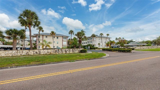 1235 S HIGHLAND AVENUE 2-301, Clearwater, FL 33756