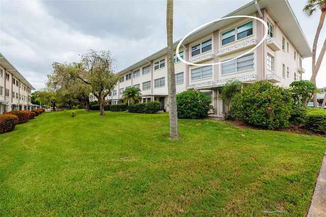 1235 S HIGHLAND AVENUE 2-301, Clearwater, FL 33756