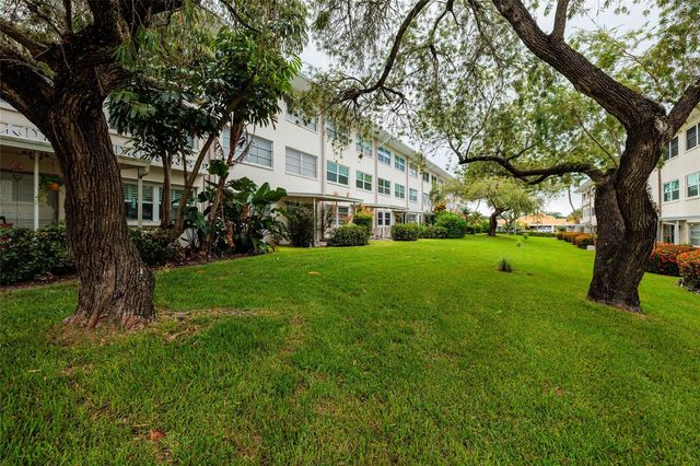 1235 S HIGHLAND AVENUE 2-301, Clearwater, FL 33756