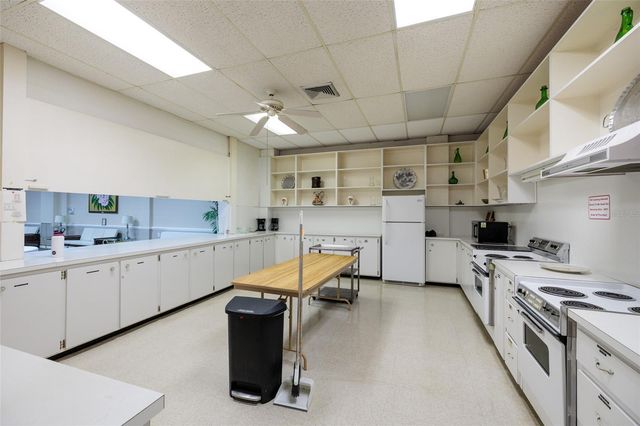 1235 S HIGHLAND AVENUE 2-301, Clearwater, FL 33756