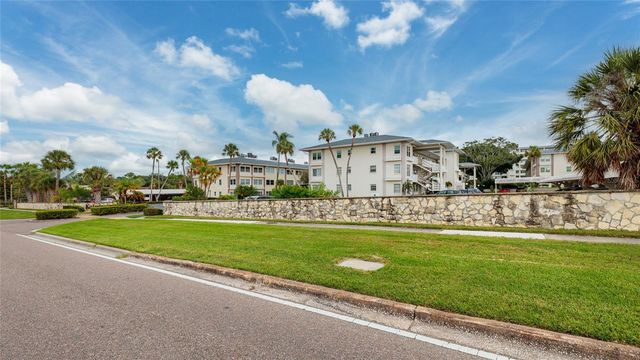 1235 S HIGHLAND AVENUE 2-301, Clearwater, FL 33756