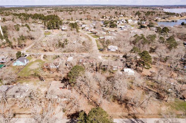 383 Autumn Lane, Livingston, TX 77351