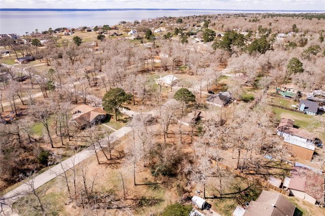 383 Autumn Lane, Livingston, TX 77351