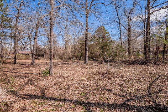 383 Autumn Lane, Livingston, TX 77351