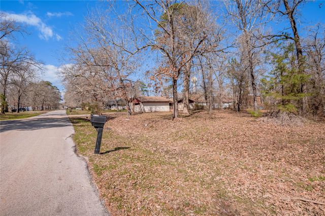 383 Autumn Lane, Livingston, TX 77351