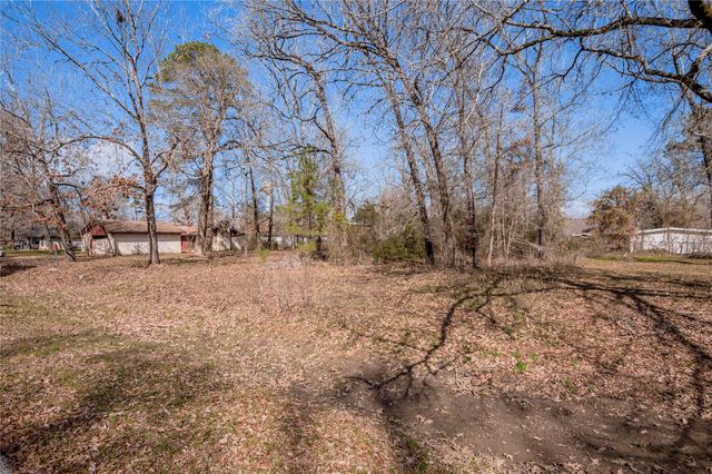 383 Autumn Lane, Livingston, TX 77351