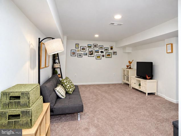 6 COLONIAL DR, Linthicum, MD 21090