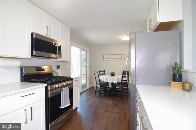 6 COLONIAL DR, Linthicum, MD 21090