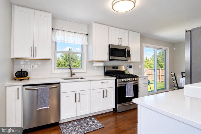 6 COLONIAL DR, Linthicum, MD 21090