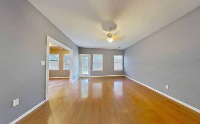 321 Boliver Avenue, Lake Dallas, TX 75065