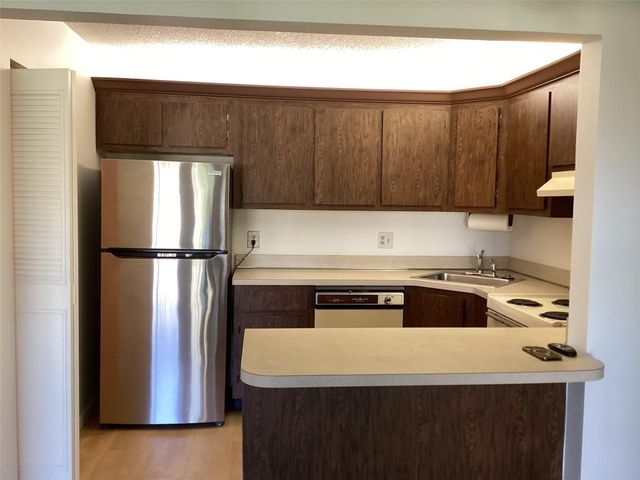 418 Pine Glen Lane C-2, Greenacres, FL 33463