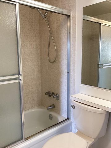 418 Pine Glen Lane C-2, Greenacres, FL 33463