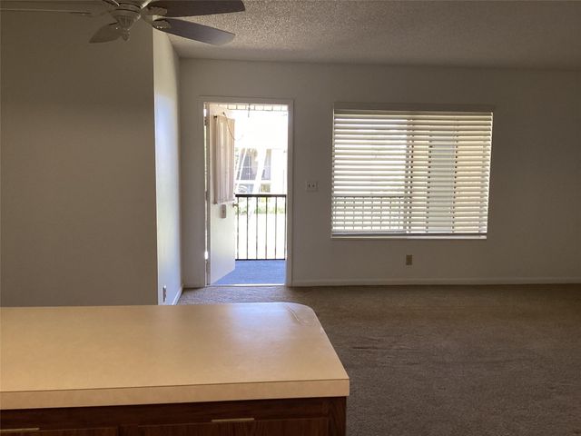 418 Pine Glen Ln C-2, Greenacres, FL 33463