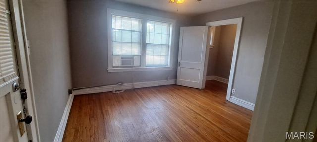 4617 S Broadway, St Louis, MO 63111