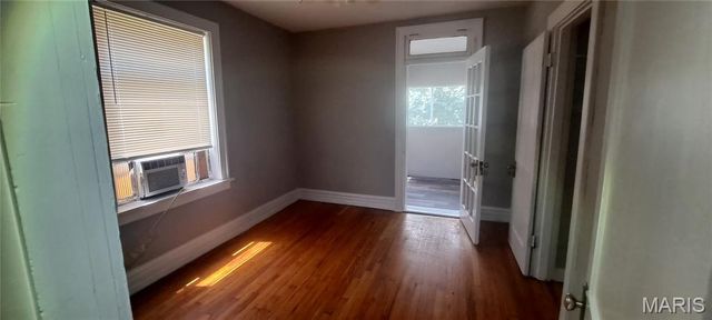 4617 S Broadway, St Louis, MO 63111