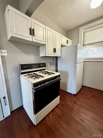 4617 S Broadway, St Louis, MO 63111