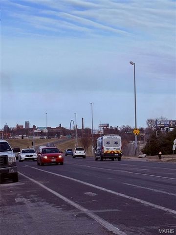 4617 S Broadway, St Louis, MO 63111