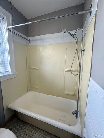 4617 S Broadway, St Louis, MO 63111