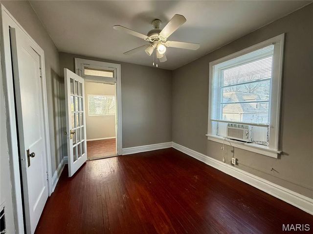 4617 S Broadway, St Louis, MO 63111